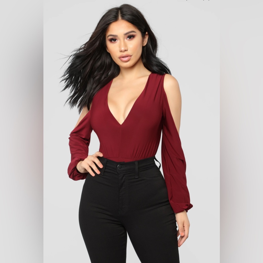 Fashion Nova Burgundy Dark Red Cold Shoulder Long Sleeve V Neck Bodysuit Top